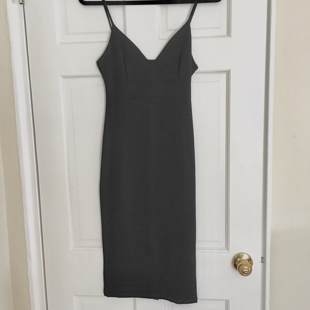 Lulus Little Black Midi Drese